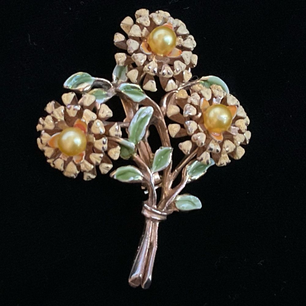 Vintage Gold Tone Enamel Flower Trio Brooch Faux Pearl Retro